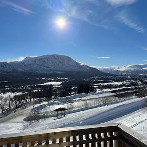 Flott Leilighet Med Ski In Ski Out, Utsikt Og Balkong Оппдал Exterior photo