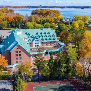 Готель Chateau Vaudreuil Exterior photo