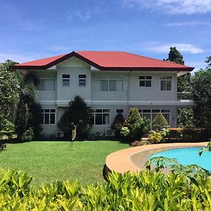 Camiguin Lanzones Resort Мамбахао Exterior photo