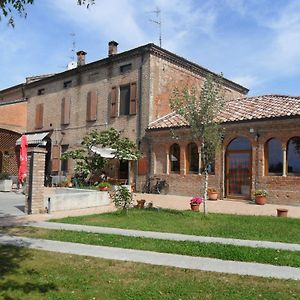 Hotel La Cascina Фонтанеллато Exterior photo