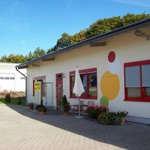 Econo Motel Goelzer Бюхенбойрен Exterior photo