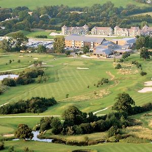 The Wiltshire Hotel, Golf And Leisure Resort Свіндон Exterior photo
