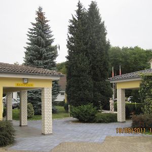 Hotel Merkur Garni Зарштедт Exterior photo