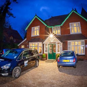 Gatwick Turret Guest House Горлі Exterior photo