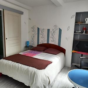 Апартаменти Chambre Pour 2 Personnes A Formigny Rdc Exterior photo