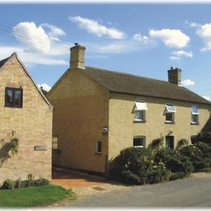 Готель Ye Olde Globe & Chequers Гантінгдон Exterior photo