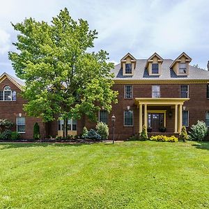 Beautiful Country Estate Basement Apartment Річмонд Exterior photo