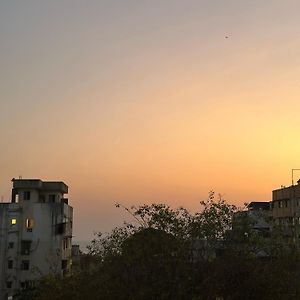 Апартаменти Satguru Building Мумбаї Exterior photo