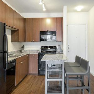 Landing At Axis Waterfront - 1 Bedroom In Downtown Benbrook Форт-Ворт Exterior photo