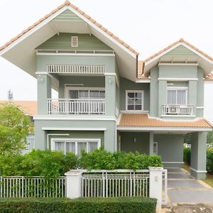 ็Hill Lake Villa - ฮิลล์เลค วิลล่า Чіангмай Exterior photo