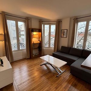 Elegant 1-Bedroom Completely Renovated - Paris Ле-Ліла Exterior photo