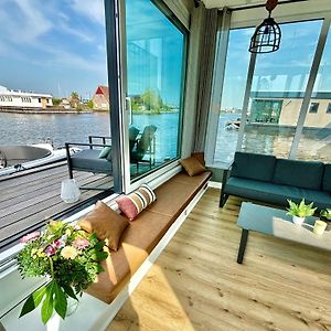 Holiday Home Harboursuite Woudsend Incl- Motorboot By Interhome Exterior photo