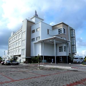 Hotel Queens Inn Веланканні Exterior photo