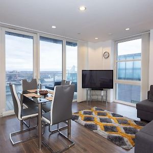 Апартаменти Stylish Mediacity 2Bed, Sleeps 6, Amazing Views Манчестер Exterior photo