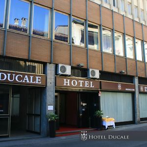 Hotel Ducale Віджевано Exterior photo