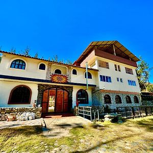 Chacraraju Lodge Уарас Exterior photo