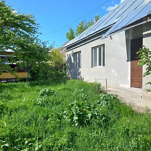 Вілла A Cosy House With A Wonderful Garden Khorog Exterior photo