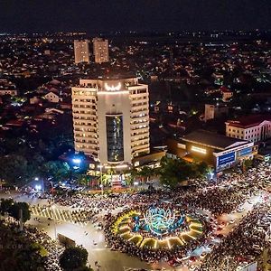 Готель Muong Thanh Grand Phuong Dong Вінь Exterior photo