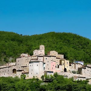 Готель Castello Di Postignano Relais Sellano Exterior photo