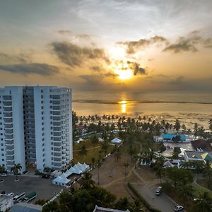 Sun N Sand Beach Resort Момбаса Exterior photo