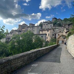 Апартаменти Casa Belvedere A Valle San Martino Di Сполето Exterior photo