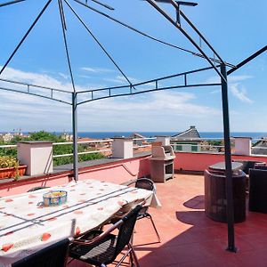 Апартаменти La Terrazza Сан-Бартоломео-аль-Маре Exterior photo