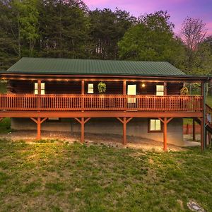 Secluded 10 Acres- King Bed, Covered Porch-Hottub, New Firepit, Xbox-Game Rm,Wi-Fi-Close To Hiking Trail Лоґан Exterior photo