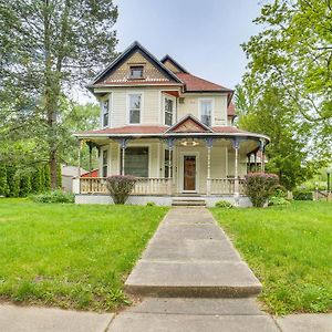 Вілла Charming Champaign Victorian With Deck! Exterior photo