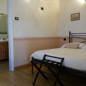 Готель La Locanda Di San Biagio Больцането Room photo