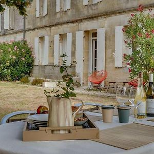 Вілла Gorgeous Stone-Property Near Saint-Emilion Lalande-de-Pomerol Exterior photo