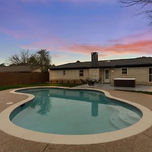 Texas Designer Home With Private Hot Tub And Pool Норт-Річленд-Гіллс Exterior photo