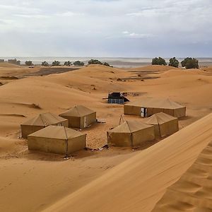 Готель Akour Dessert Camp Adrouine Exterior photo