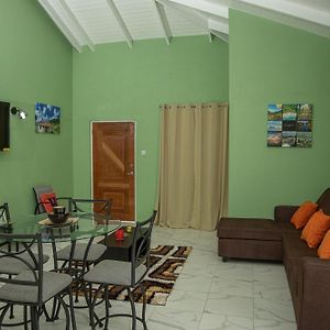 Lovely Entire New 2 Bedroom Apartment In Corinth Кастрі Exterior photo