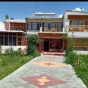Shayok Guest House Лех Exterior photo