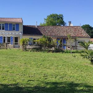 La Villa Des Fleurs Saint-Simon-de-Bordes Exterior photo