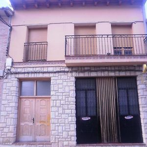 Готель Bar Hostal Torralba De Los Sisones Exterior photo