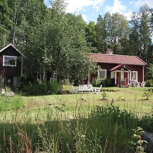 Вілла Haus In Toller Natur Zwischen Dem Ort Fellingsbro Und Den Vaeringen Gewaessern Gelegen Exterior photo