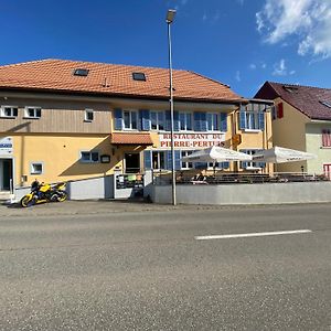 Готель Restaurant Pierre Pertuis Sonceboz-Sombeval Exterior photo