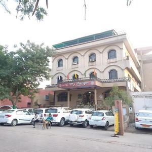 Hotel Taj Plaza, Vip Road, Agra Агра Exterior photo