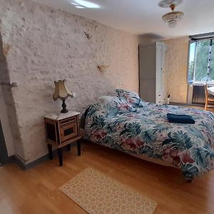 Bed and Breakfast Chambre 3 Le Clos Des Quatre Lieues Cartelegue Exterior photo