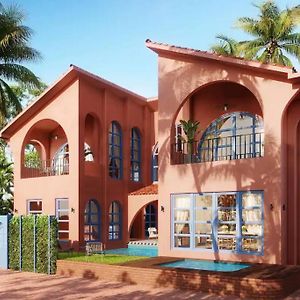 Luxury Designer Villa With Pool Мандрем Exterior photo