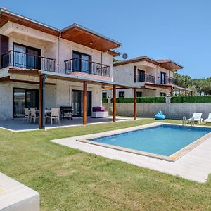 Villa W Pool And Garden 10 Min To Beach In Foca Ізмір Exterior photo