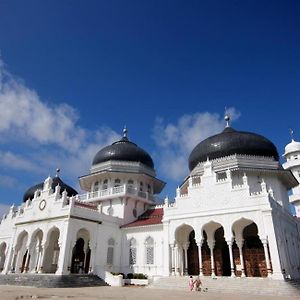 Готель Reddoorz Syariah Near Terminal Batoh Банда-Ачех Exterior photo