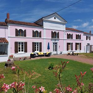 Bed and Breakfast Maison Rouge Сен-Жан-д'Анжелі Exterior photo