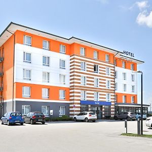 Готель Kyriad Понтарльє Exterior photo