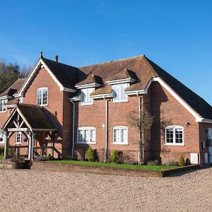 Вілла Langford Farmhouse - New Forest National Park Luxury 4Bd, Hot Tub, Cinema, 10 Acres Bartley Exterior photo