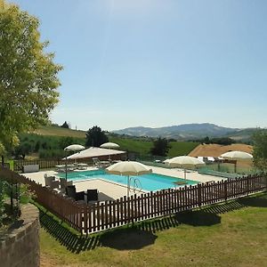 Вілла Italian Experience-La Casa Di Campagna Molino di Carassai Exterior photo