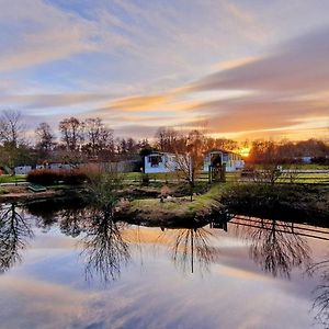 Готель Deeside Holiday Park Maryculter Exterior photo