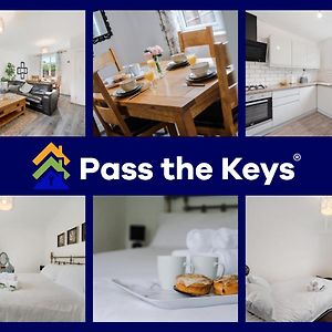 Pass The Keys Prime Location 3-Bed Home Near Manchester Airport - Ideal For Families & Groups Чідл Exterior photo