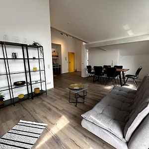 Moderne Wohnung Mit Dachterrasse Грос-Умштадт Exterior photo